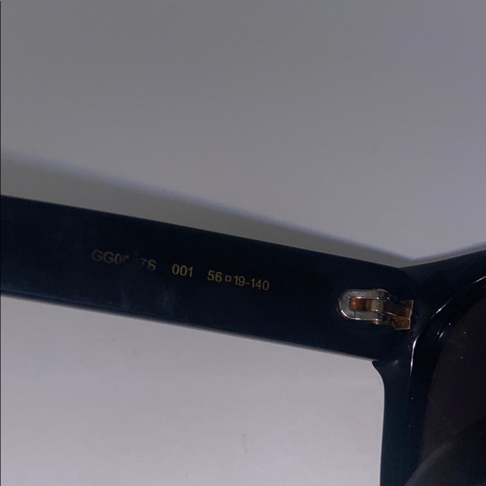 GUCCi sunnies - Picture 4 of 4